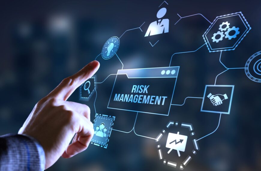 Risk Management in Investing: Balancing High-Risk and Low-Risk Assets