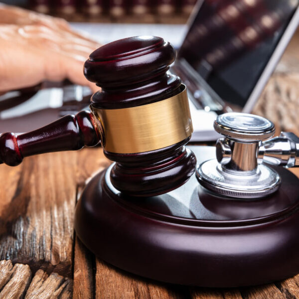 How to Choose the Right Medical Malpractice Attorney