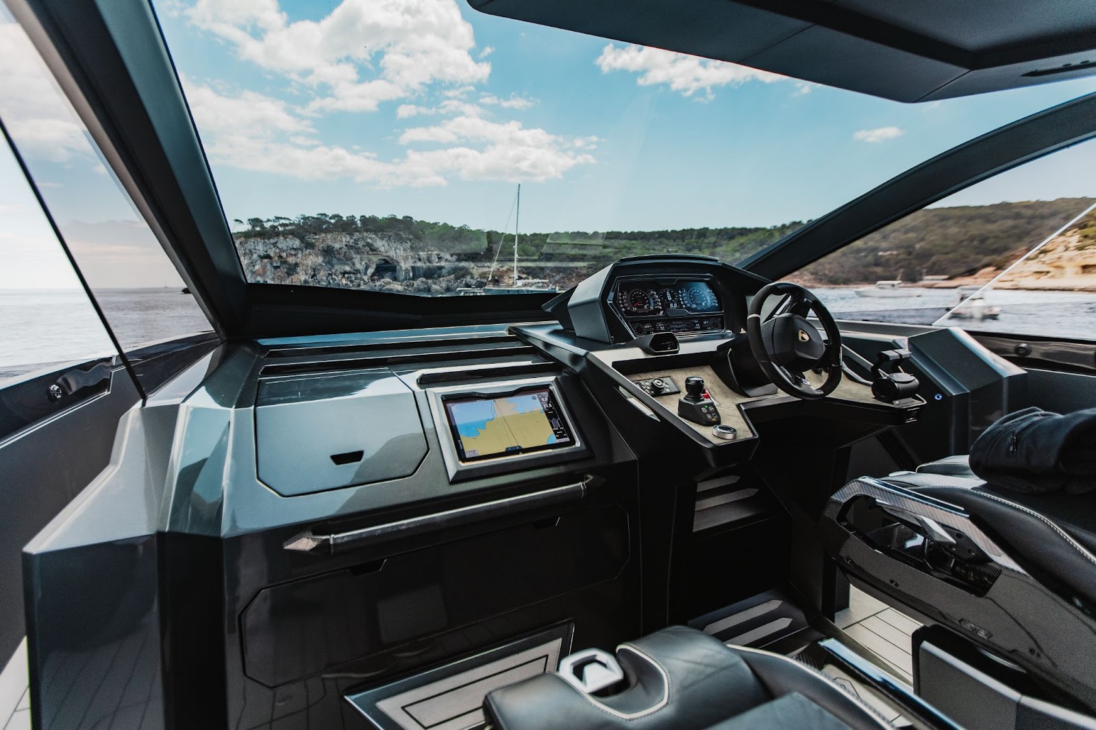 Elite Rentals Dubai Lamborghini T cnomar 63 Yacht In Dubai