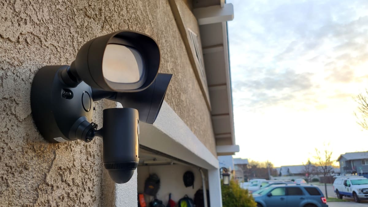 Floodlight Cameras