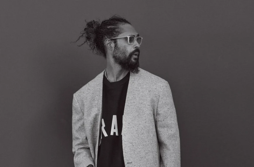 Fear of God Essentials: Influencing Streetwear Trends