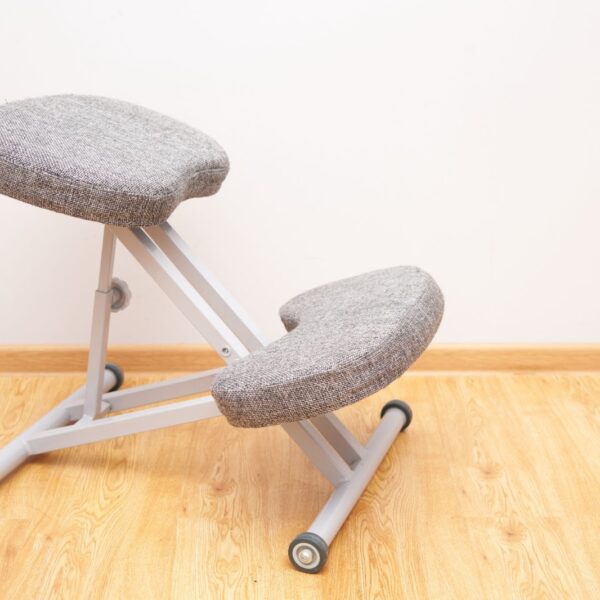 The Benefits of Kneeling Chairs: A Healthier Way to Sit