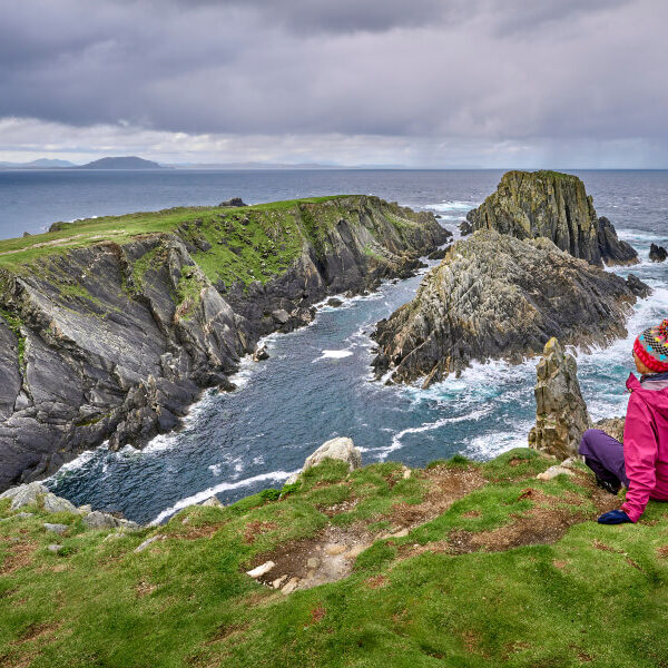 Exploring Ireland’s Coastal Towns: A Guide to Hidden Gems and Scenic Views