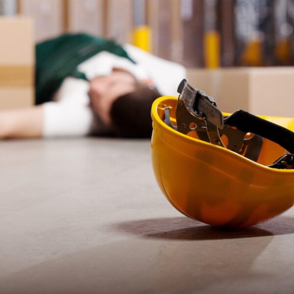 Navigating the Claims Process with an Injury-at-Work Lawyer