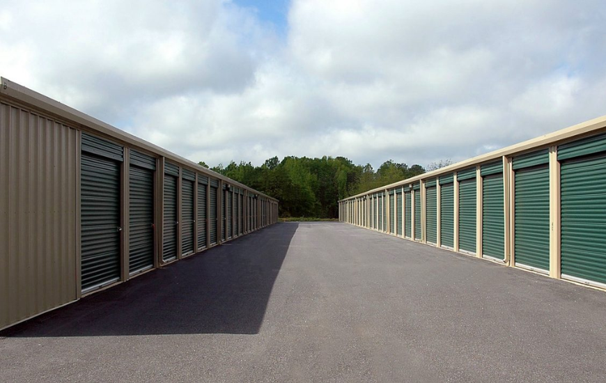 The Pros and Cons of Using Cheap Storage Units