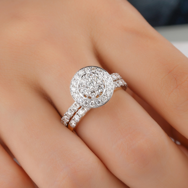 Moissanite Rings: The Best Alternative to 4 Carat Diamond Engagement Rings